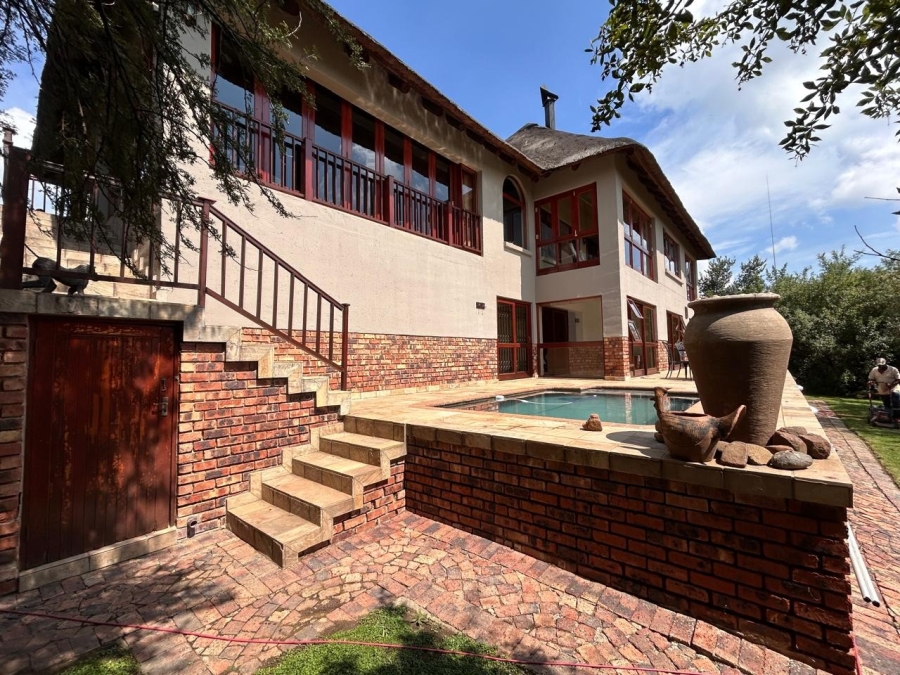 5 Bedroom Property for Sale in Boschenvaal River Front Lodges Free State
